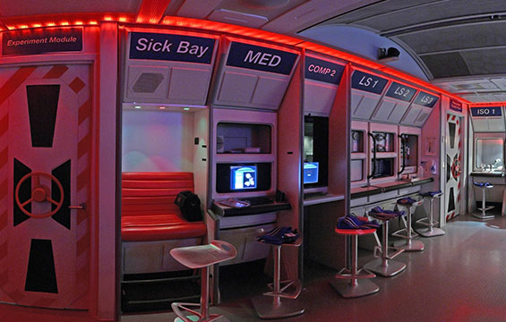 Le Centre spatial Challenger où réaliser des simulations de mission spatiale.