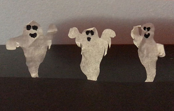 Fantômes en papier mouchoir.